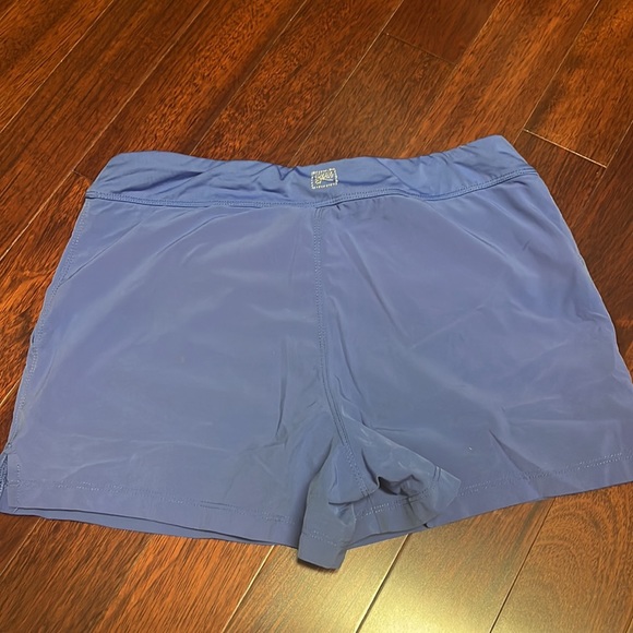 FILA tennis shorts in mint condition in kids size 12-14 - Picture 2 of 4